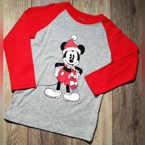 Toddler boys Mickey Santa hat red, gray long sleeve cotton graphic tee Size 4T